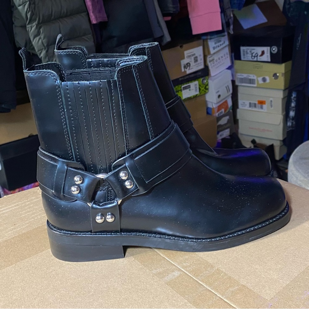 Marc Fisher Black Ribbed Sole Footwear